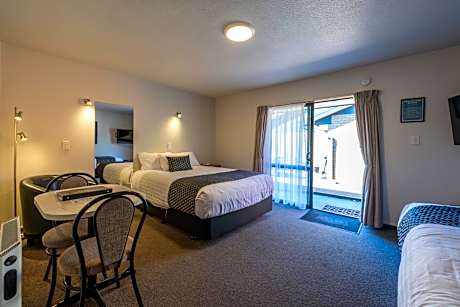 Superior Studio with Spa Bath