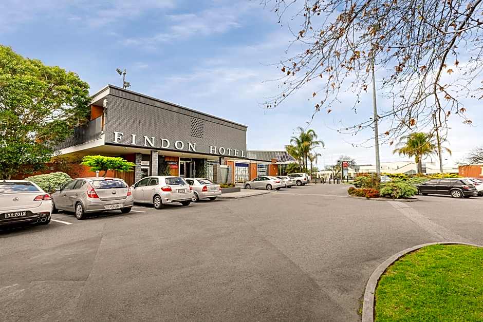 Nightcap at Findon Hotel