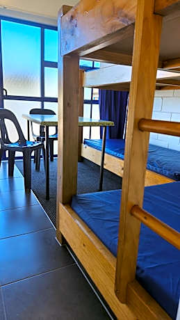 Cabin with Shared Bathroom (8 Adults)