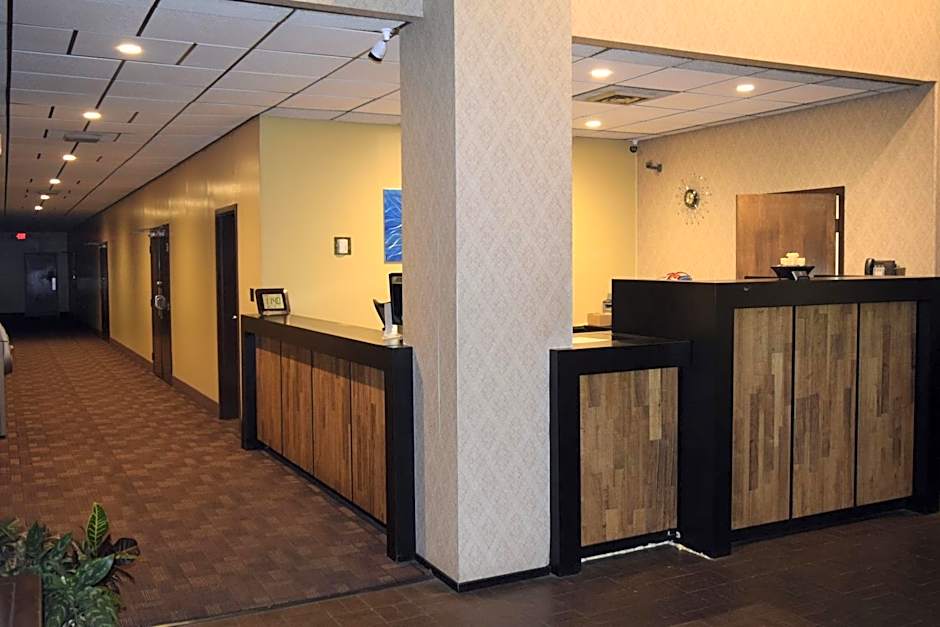 Landmark Inn