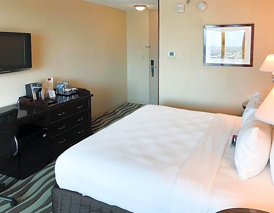 Fort Pontchartrain Detroit, a Wyndham Hotel