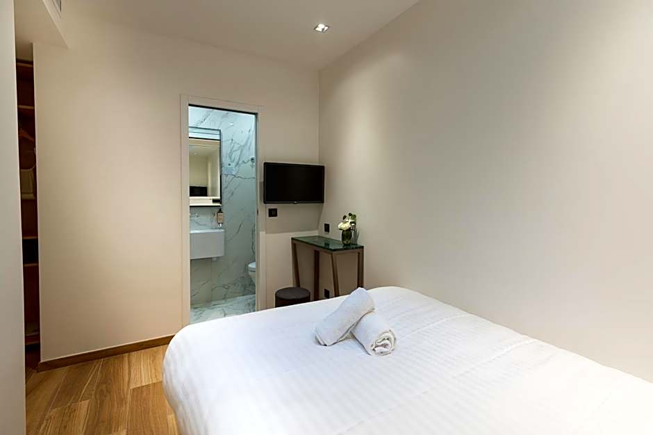 HOTEL AU COEUR DE REPUBLIQUE