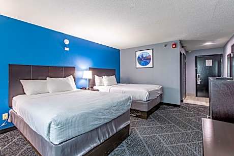 Queen Room with Two Queen Beds and Mobility Accessible Tub