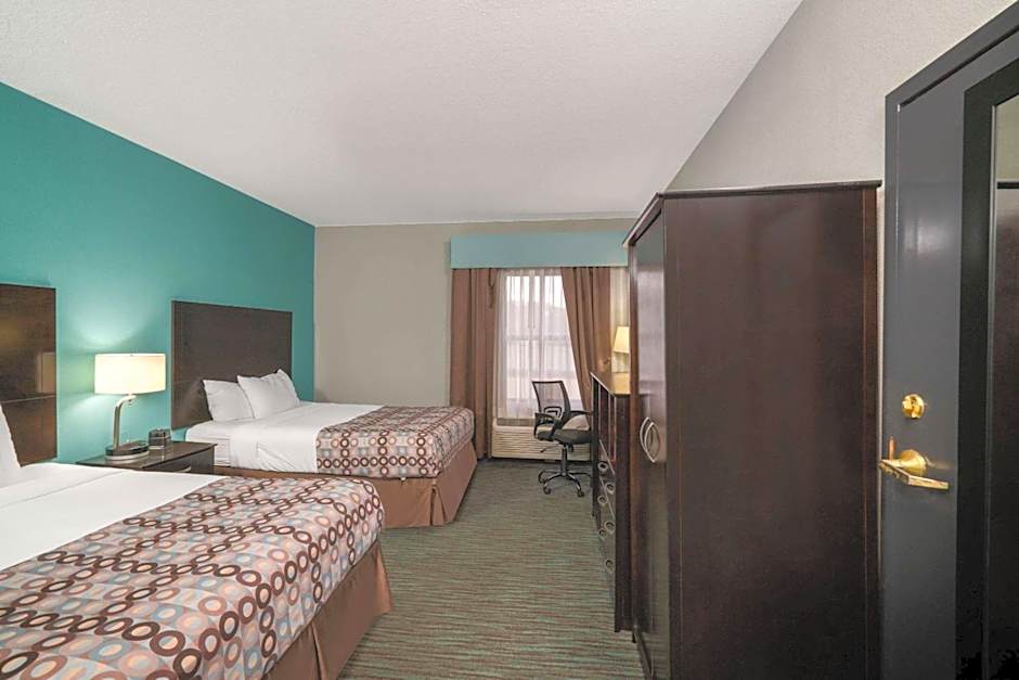 La Quinta Inn & Suites by Wyndham Knoxville East