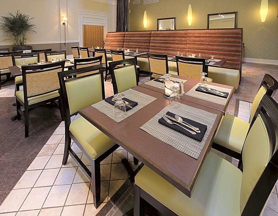 DoubleTree Suites by Hilton at The Battery Atlanta