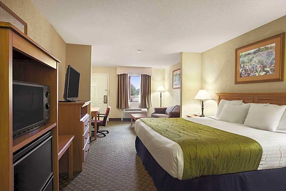 Days Inn & Suites by Wyndham Stuttgart