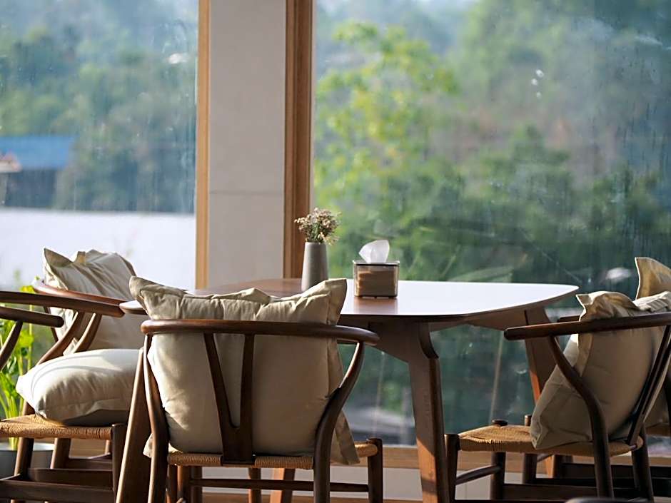 Amphawa Na Non Hotel & Spa