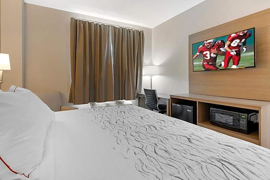 Red Roof PLUS+ Jamaica, NY - JFK Airport 