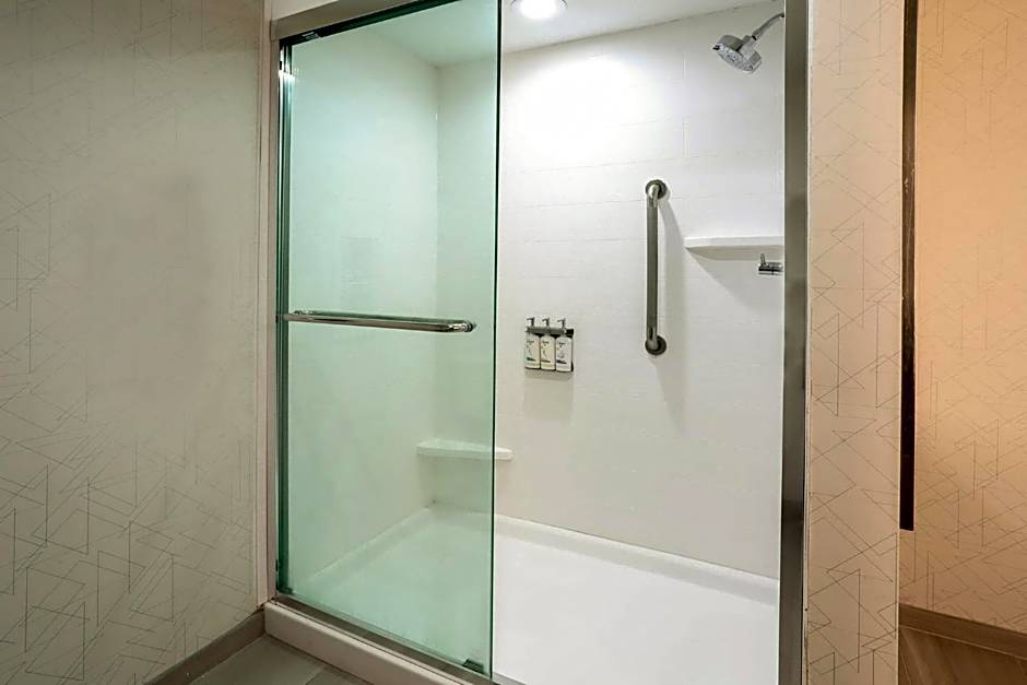 Holiday Inn Express Hotel & Suites Dover By IHG
