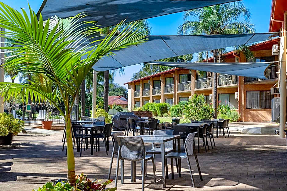 Charbonnier Motor Inn