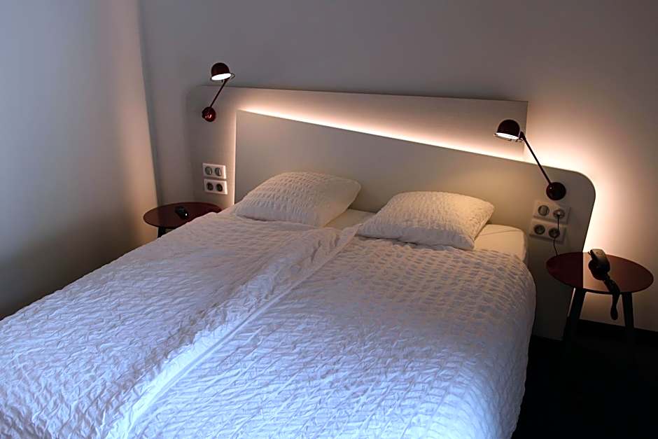 Logis Hôtel Restaurant Au Lion Rouge