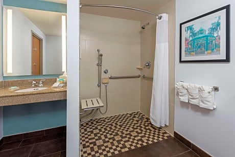 2 Queen Mobility Accessible W/Rollin Shower