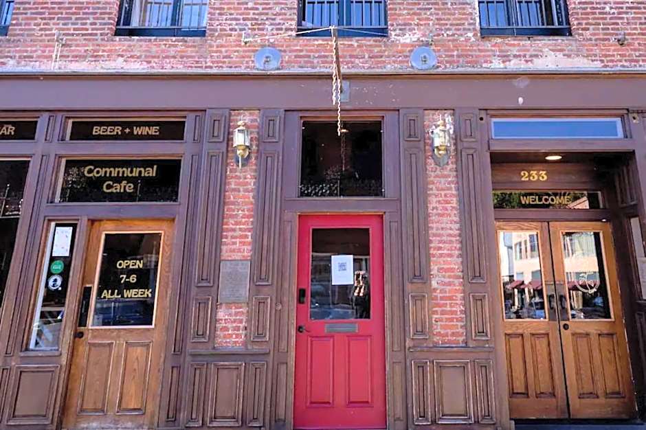 Speakeasy Suites Sleeps 18