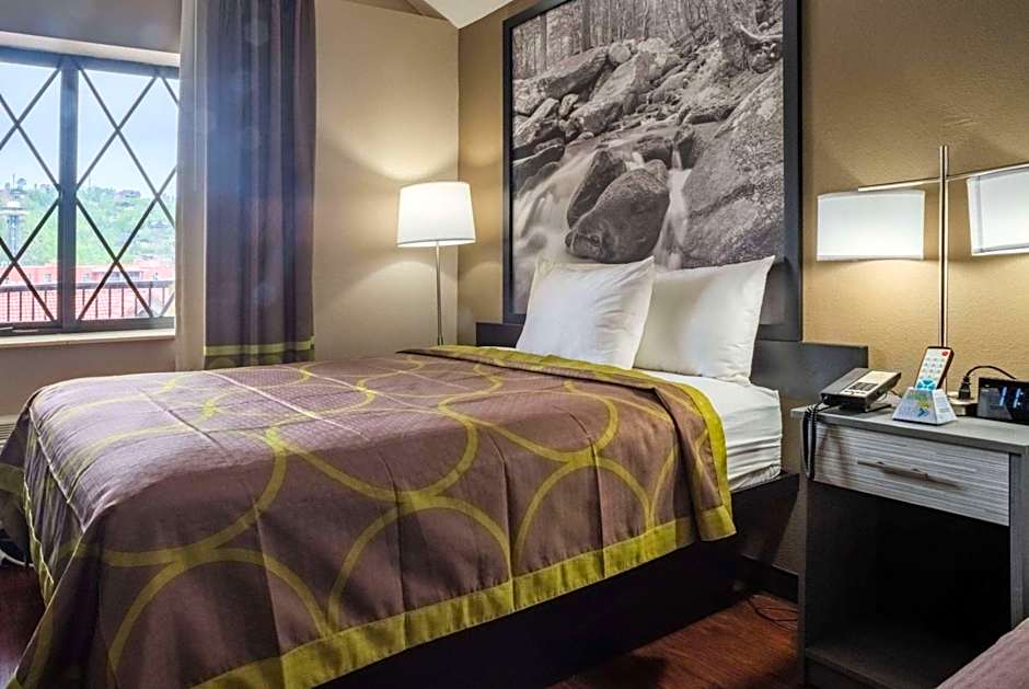 Super 8 by Wyndham Downtown Gatlinburg at Convention Center
