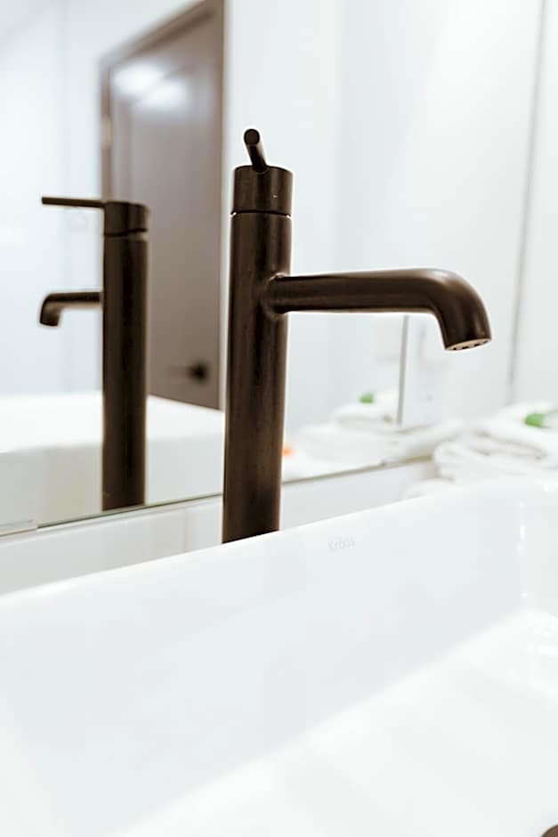 The Flying Steamshovel Inn