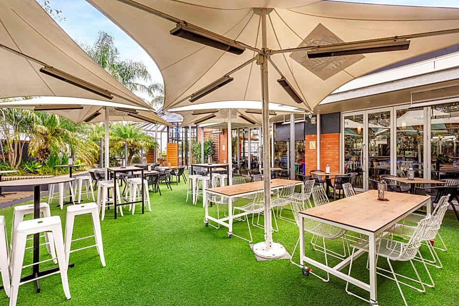 Nightcap at Findon Hotel