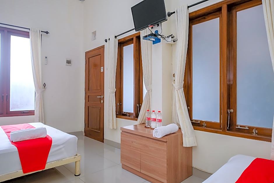 RedDoorz @ Syariah House Purwokerto