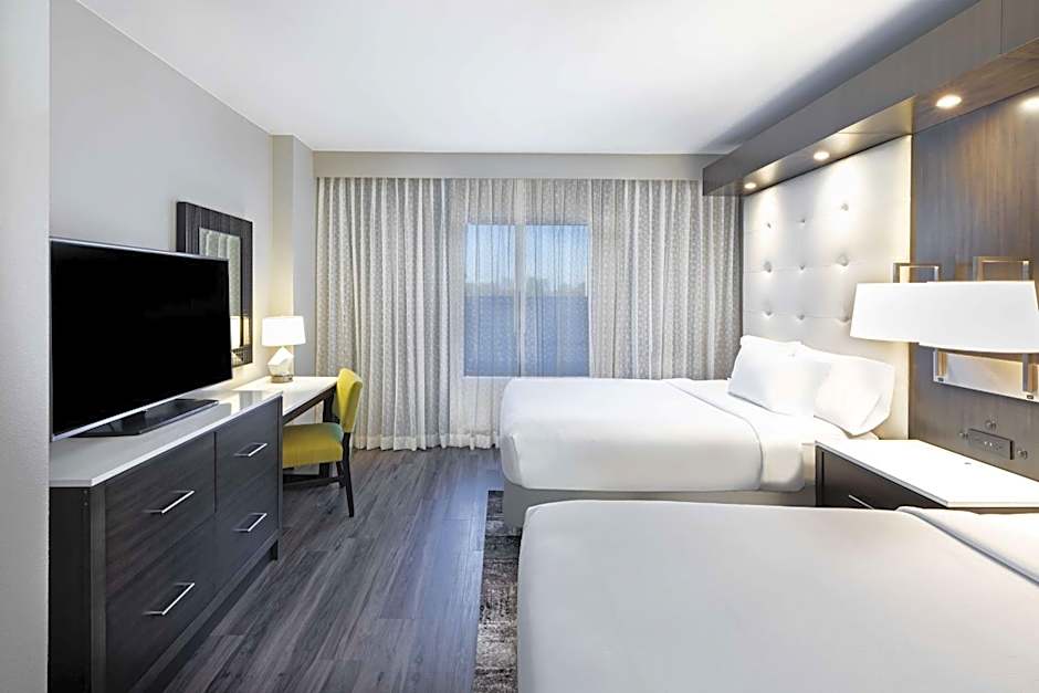 Photo 1 of 7 of 2 Queen Beds Suite