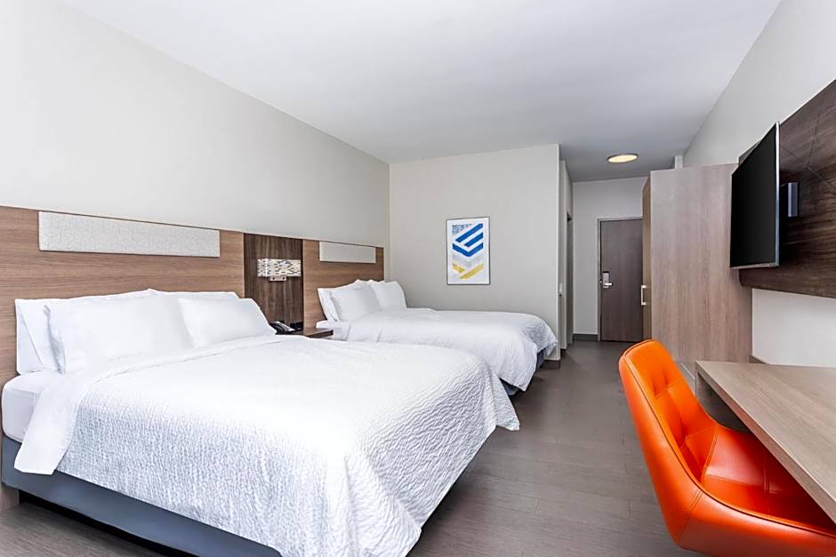 Holiday Inn Express & Suites Lancaster by IHG