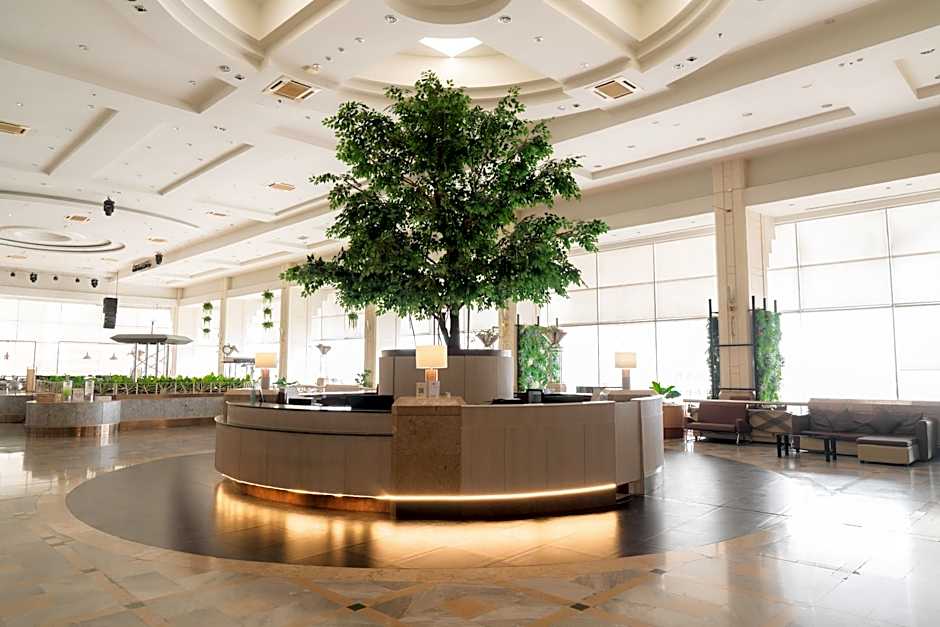 Lee Gardens Plaza Hotel (SHA Extra Plus)