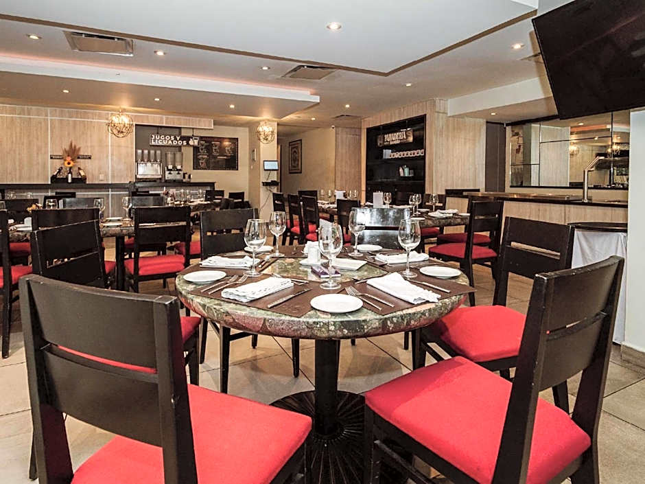 HS HOTSSON Hotel Tampico