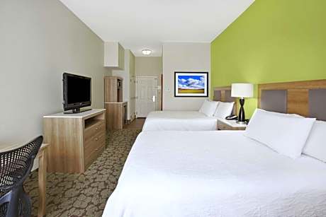 Queen Room with Two Queen Beds and Bath Tub - Mobility/Hearing Accessible