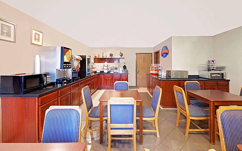 Baymont by Wyndham Battle Creek Downtown