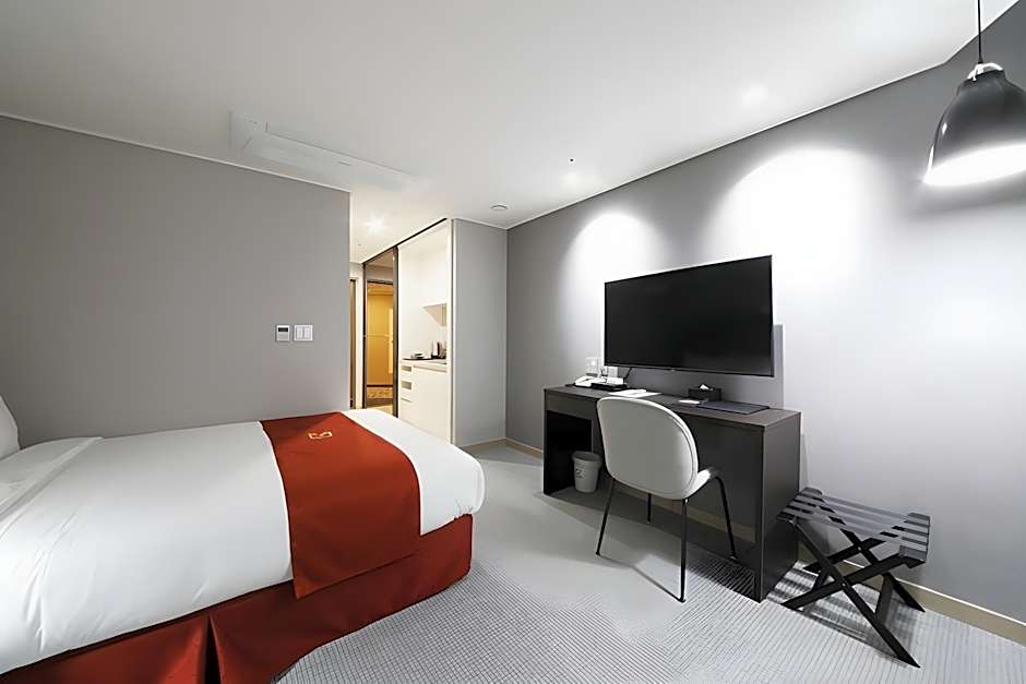GOLDEN TULIP ESSENTIAL NAMGANG