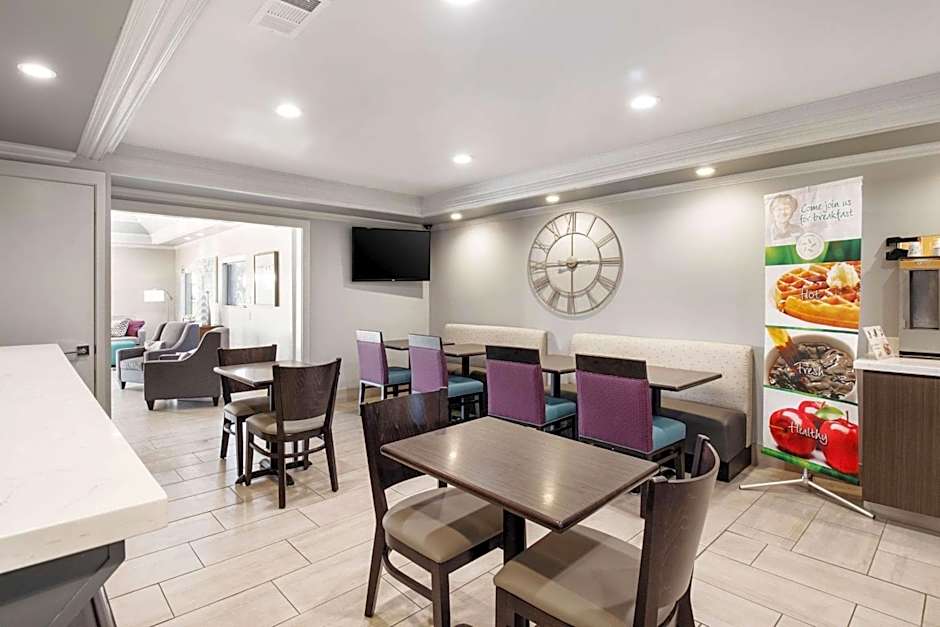 Quality Inn Near Lake Marble Falls