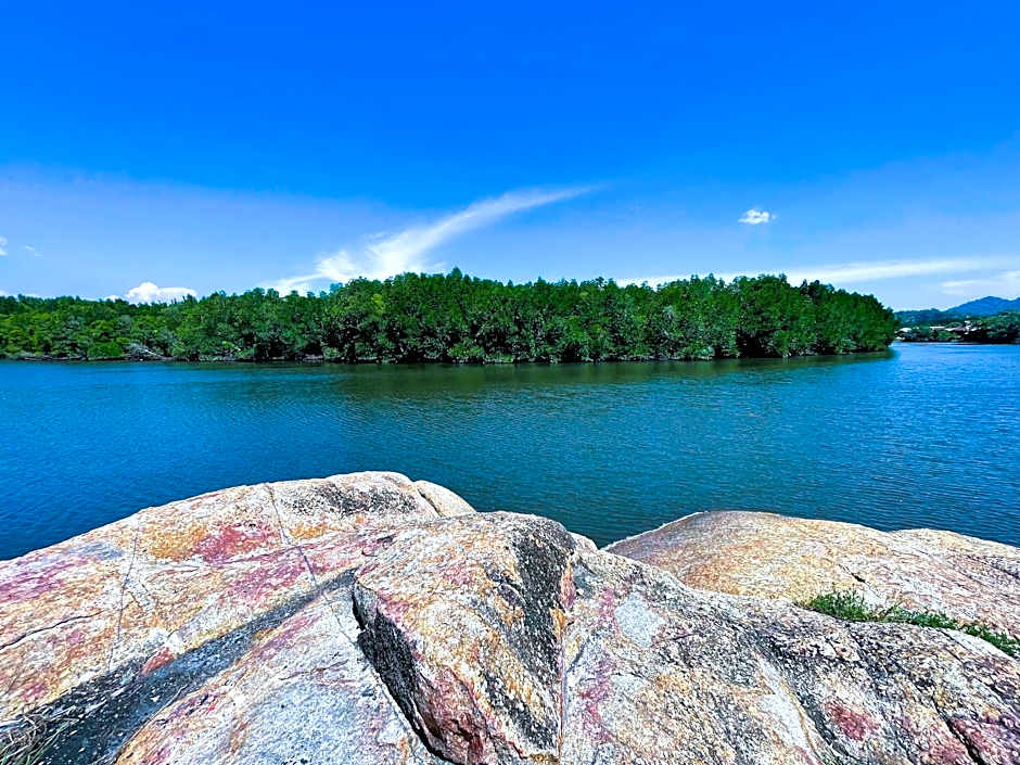 Dindings Pantai Desair Apartment By DPD