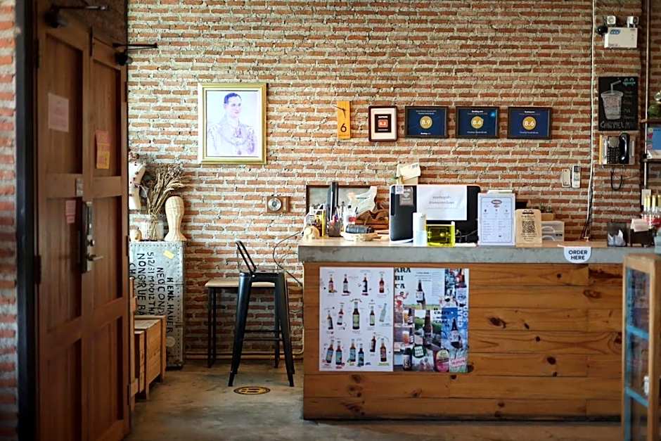 Yimwhan Hostel & Cafe Ayutthaya