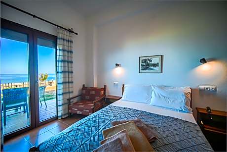 Double Room with Balcony and Sea View