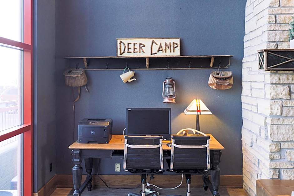 Wildwood Lodge & Suites