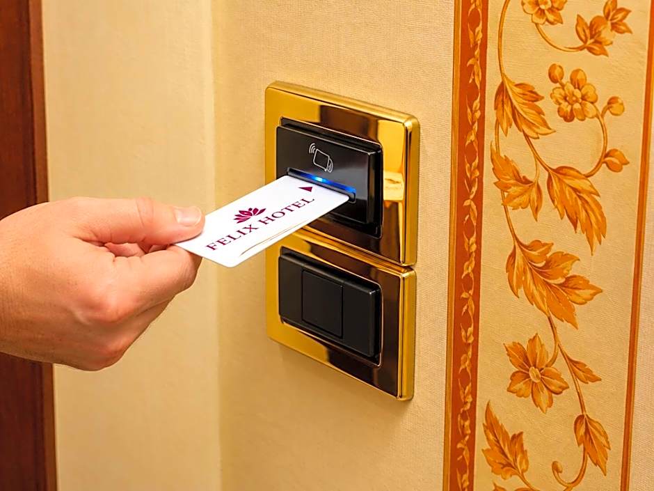 Felix Hotel & Residence