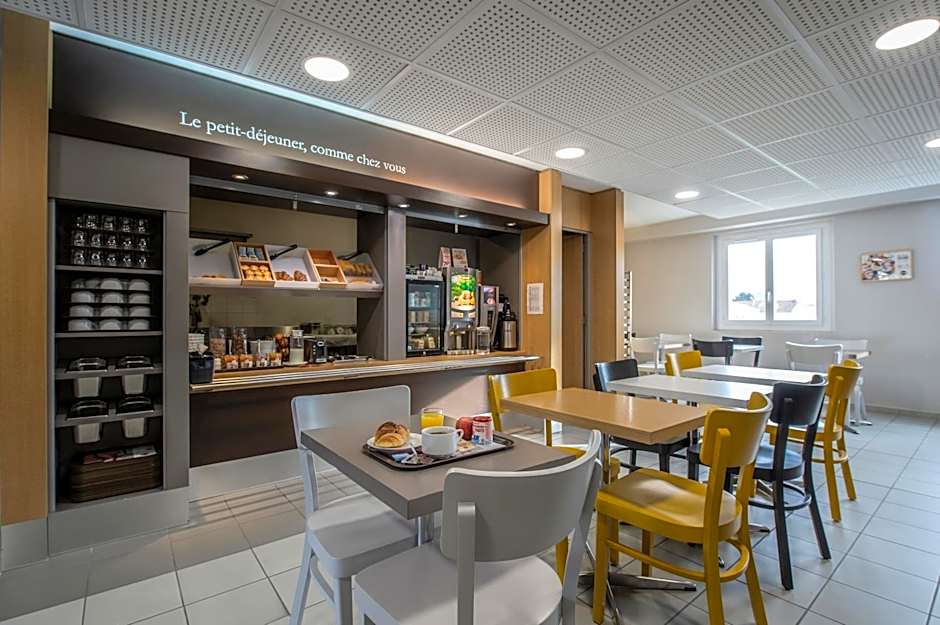 B&B HOTEL Orange - Échangeur A7 A9