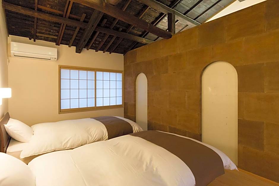 Kakishibu an Machiya House