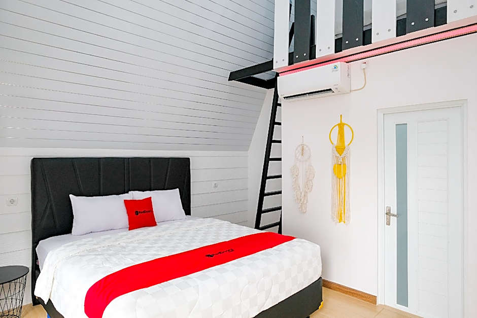 RedDoorz @ myRoom UMY