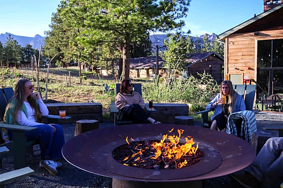 Trailhead Lodge