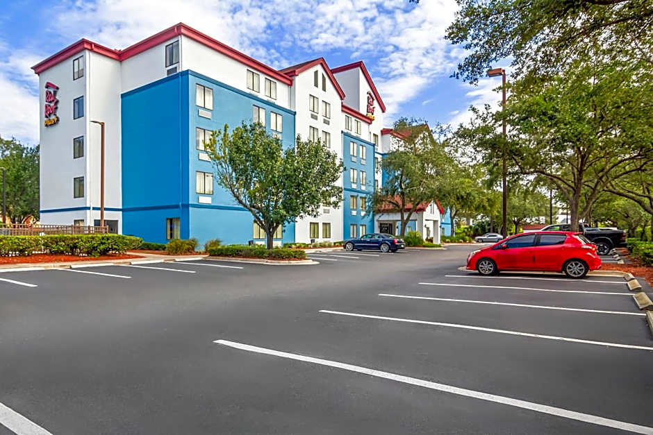Red Roof PLUS+ Jacksonville - Southpoint
