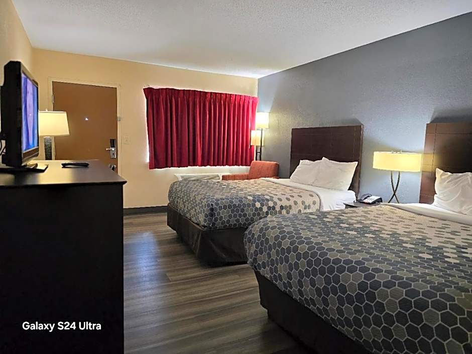 Econo Lodge Inn & Suites Mason City - Clear Lake