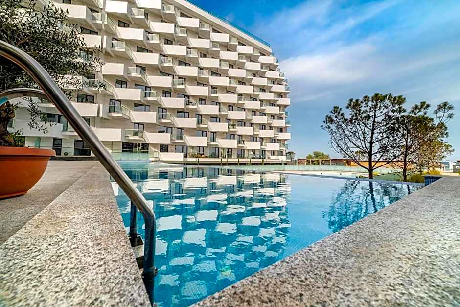 Alezzi Infinity Aparthotel & Spa