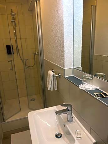 Standard Single Room with Shower