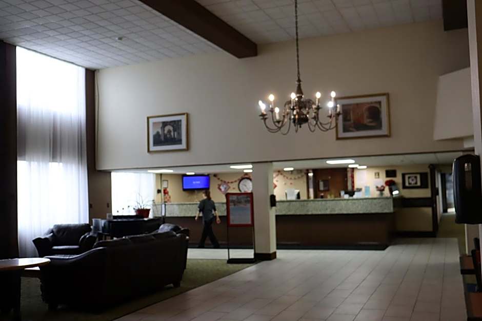 Clarion Hotel & Conference Center Lansing West