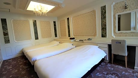 Triple room with Extra Bed - Non Smoking