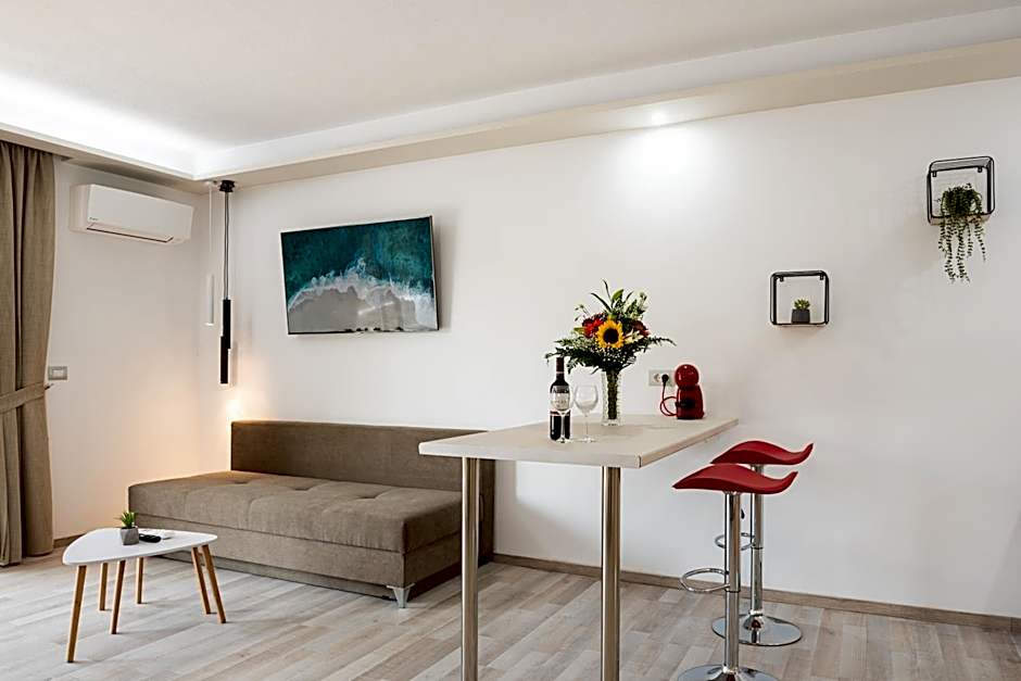 Terinikos Sunny Garden Hotel & Junior Suites New Renovation 2025