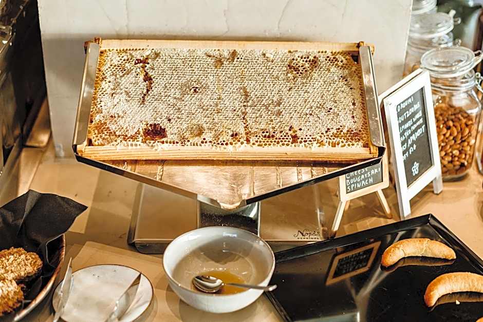 Cavo Zoe Seaside Hotel