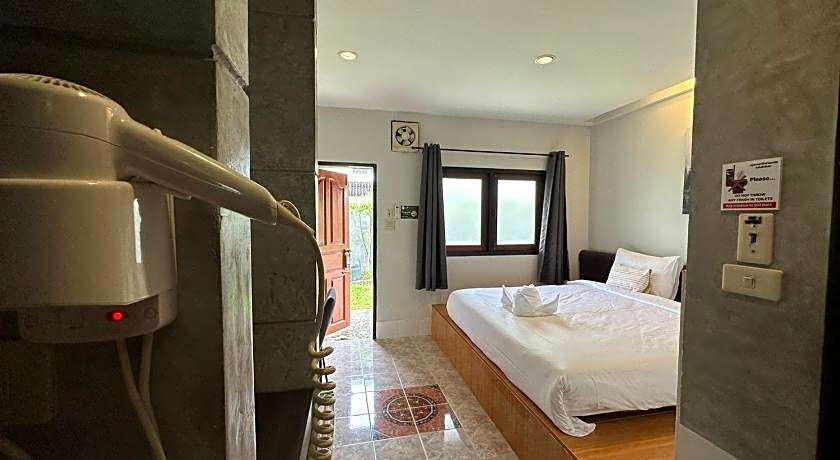 Baan Ma Feung Guest House