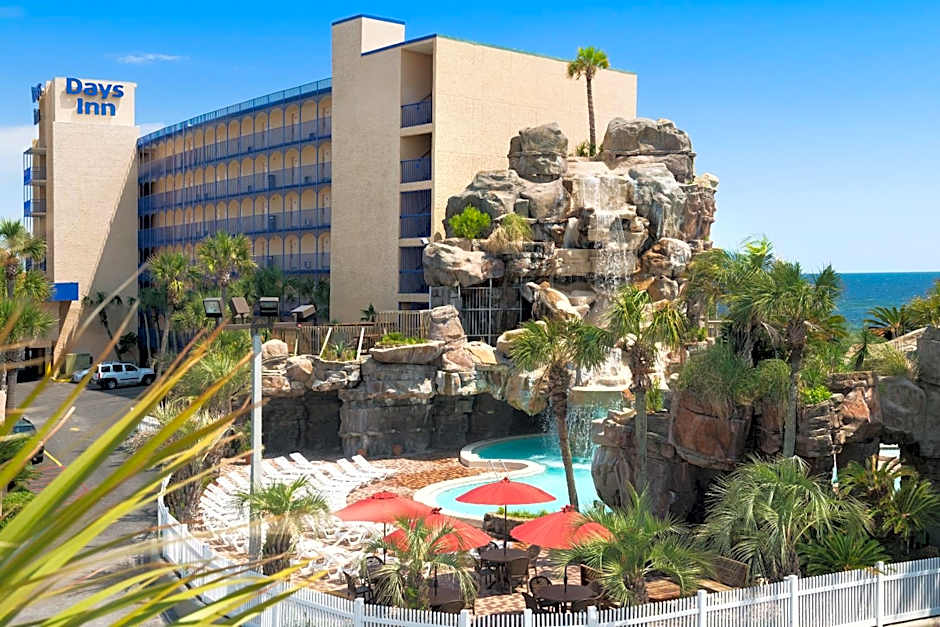 Days Inn by Wyndham Panama City Beach/Beachfront Resort