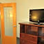 Days Inn & Suites by Wyndham Brooks