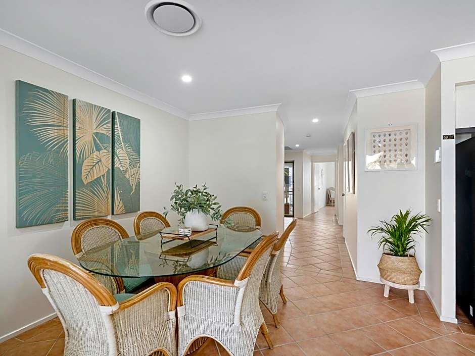 Sunrise Cove Holiday Apartments